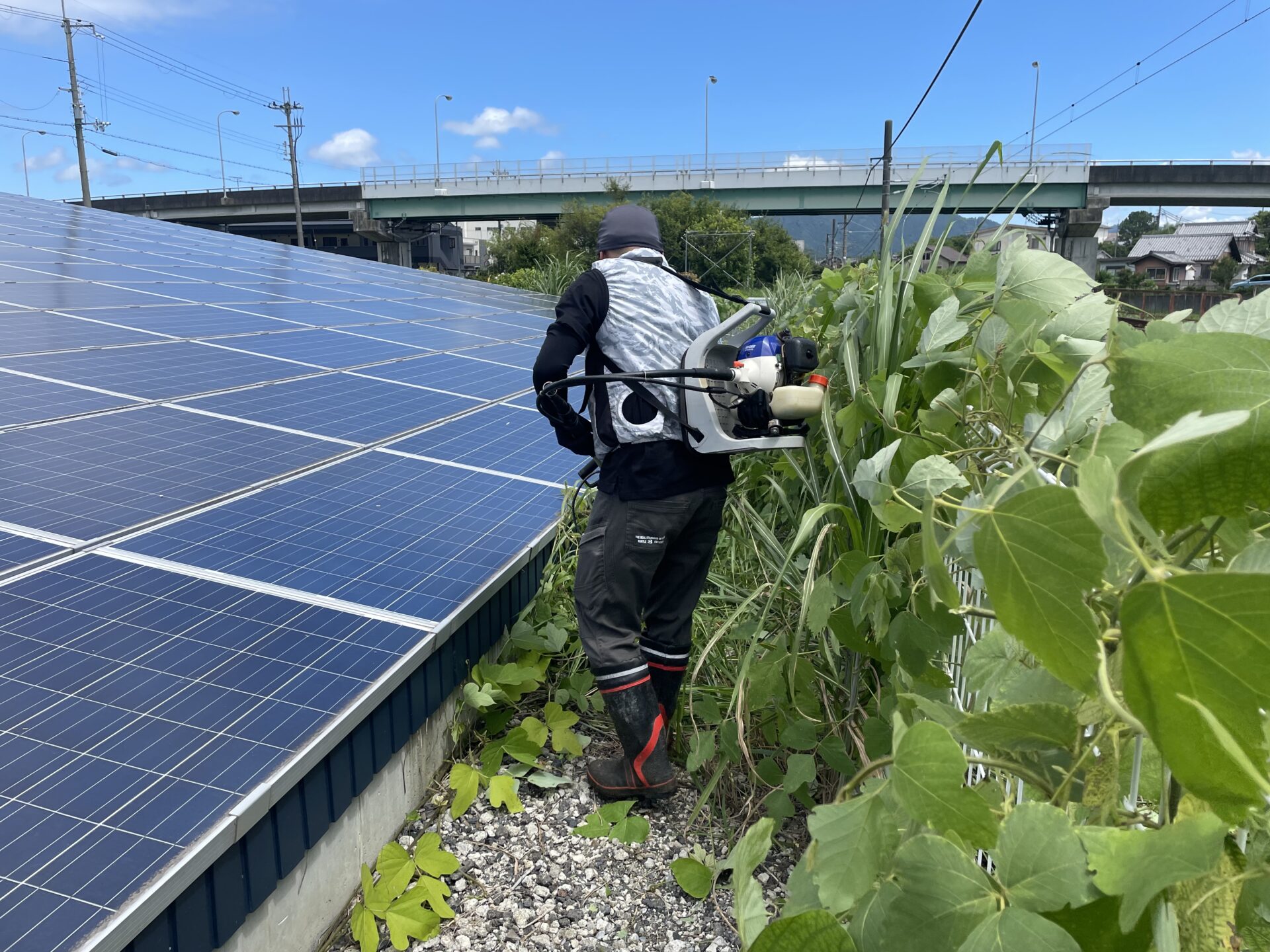 滋賀県甲賀市太陽光発電所草刈り作業｜株式会社ソラプロテック｜太陽光