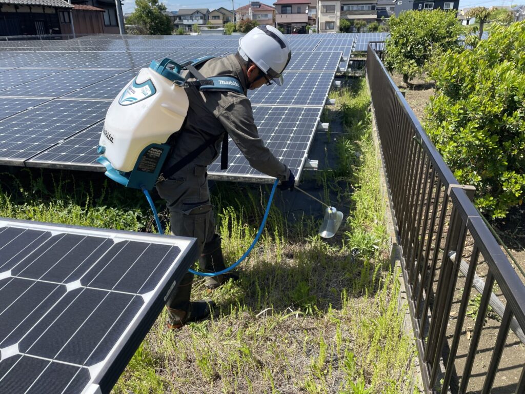 愛知県一宮市太陽光発電所除草作業