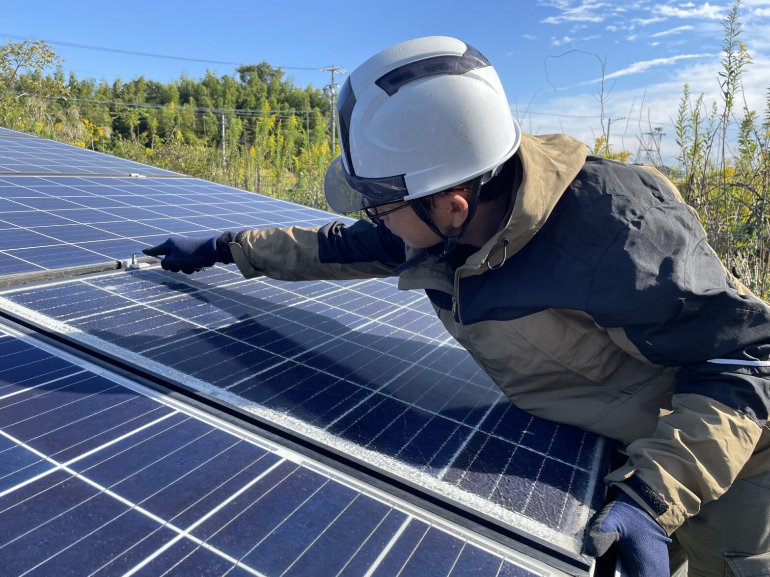 三重県鈴鹿市ソーラー破損モジュール交換作業